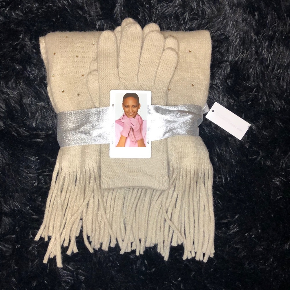 Gloves & Scarf Set